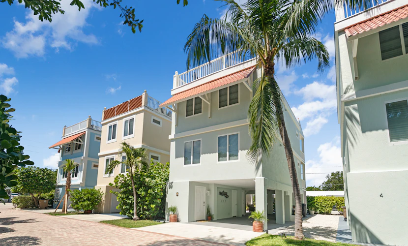 Cozy home with outdoor shared pool, central AC, internet