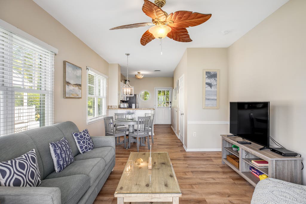 Waterfront retreat with balcony views, kayak, SUP, central AC & washer/dryer