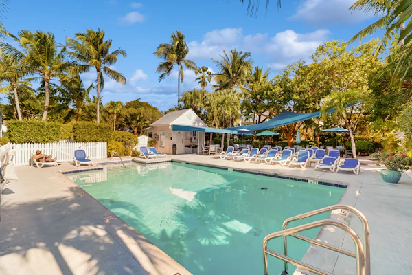 Charming townhome with Old Town charm, pool access and sunset strolls