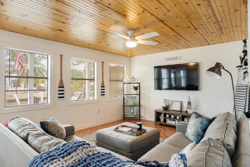 Canal-front Keys escape with amazing view, boat access, firepit, gril, AC, & W/D