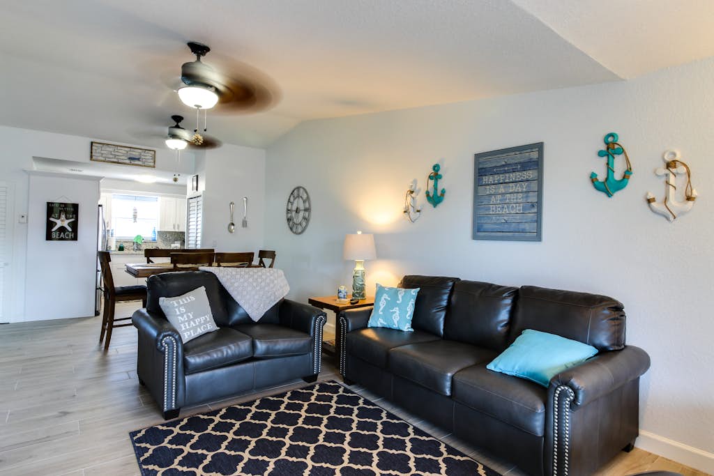 Cozy Canal-Front House w/ Free WiFi and Deck - Close to Beaches & State Park