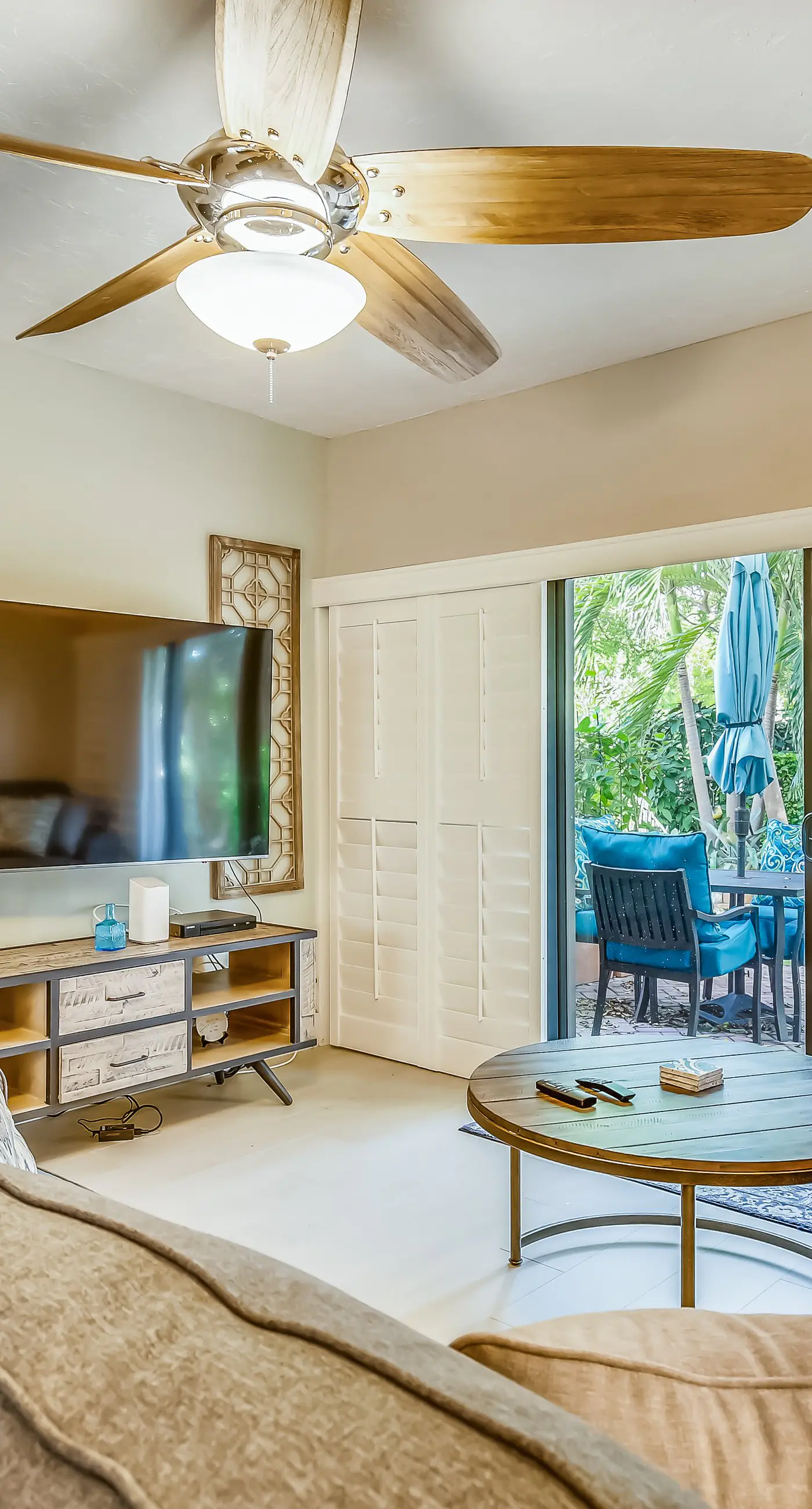 Executive Bay Club Condo M-1