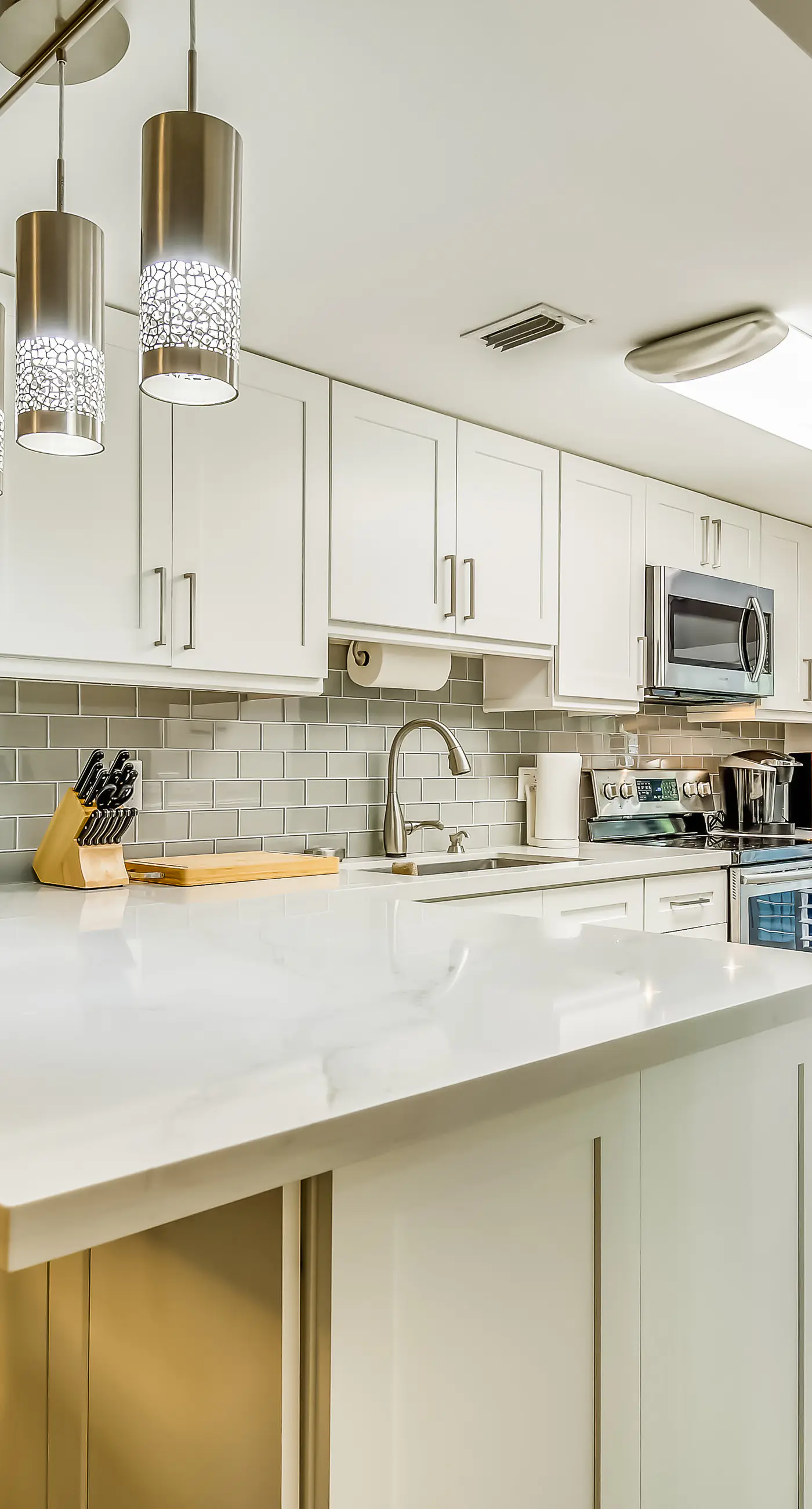 Executive Bay Club Condo M-1