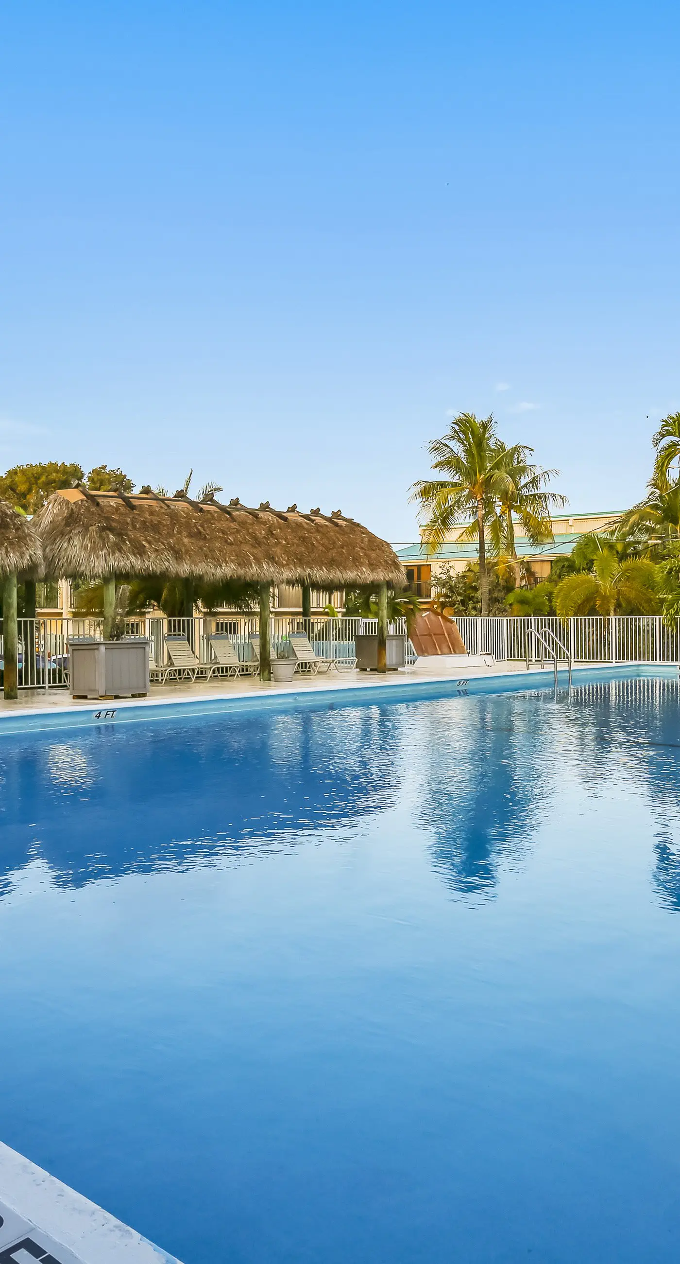 Executive Bay Club Condo M-1