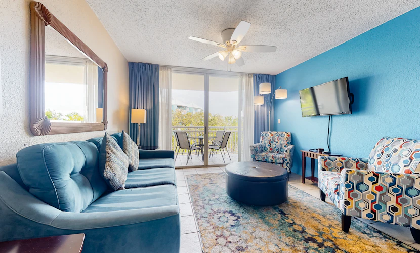 Sunny Condo with WiFi, Hot Tub, Pool & Tennis