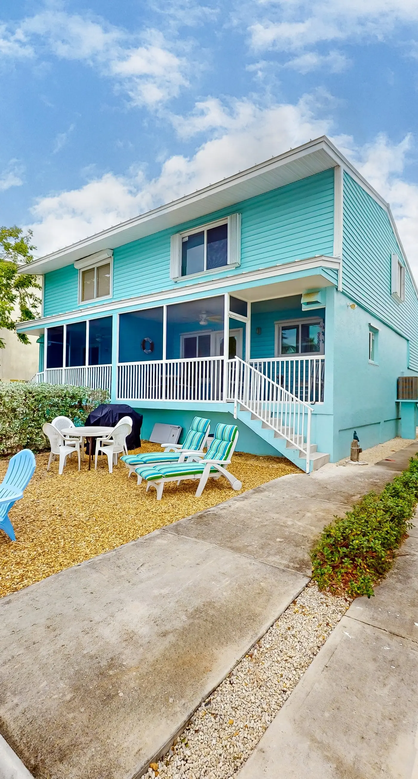 Palm Breeze Retreat 320 & 330