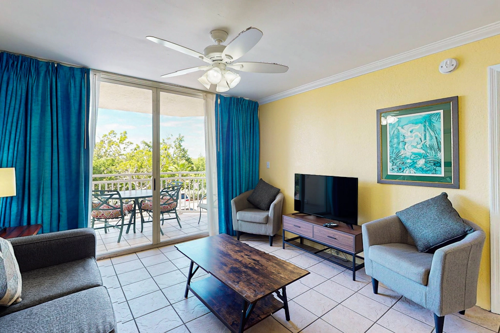 Sunrise Suites - Dominican Suite 110