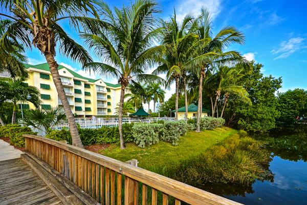 Resort suite with pool, hot tub, tennis & full kitchen