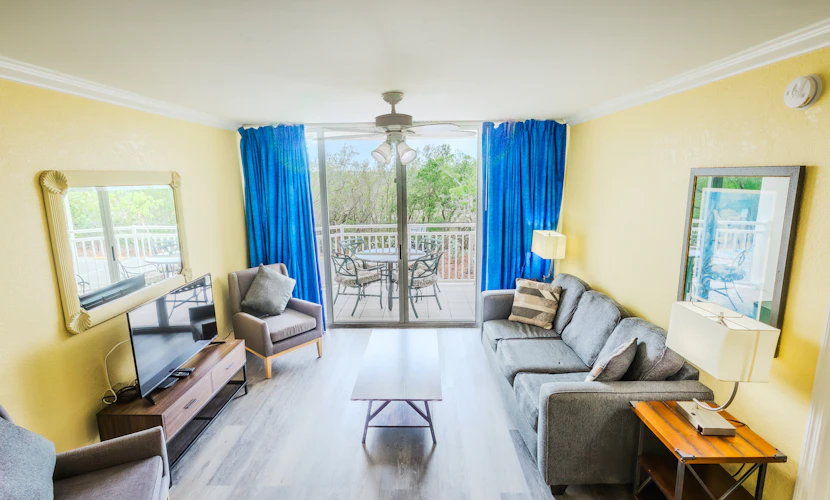 Resort suite with pool, hot tub, tennis & full kitchen