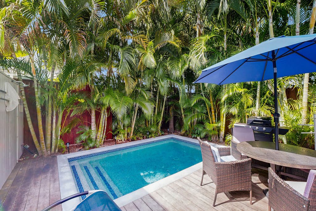 Enchanting Duplex with Private Pool, Central AC, WiFi, and Private Washer/Dryer