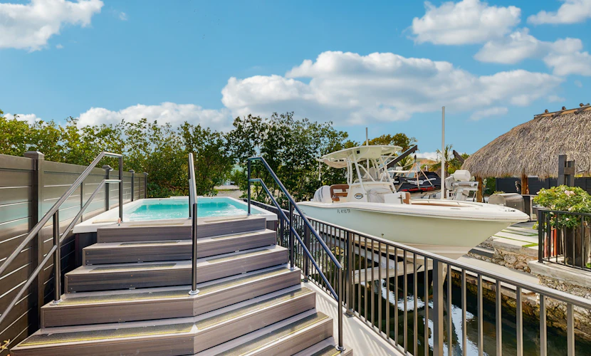 Lovely Dog-Friendly Condo on the Canal with Fast WiFi & Private Balcony