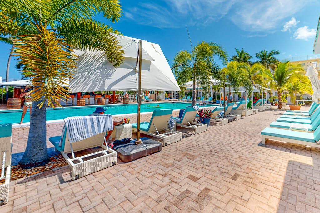 Canal-front condo with amazing views & convenient location