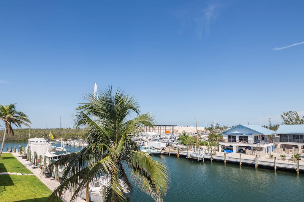 Canal-front condo with amazing views & convenient location