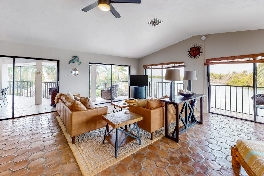 Waterfront jewel with private guest suite, boat slip, free WiFi, & washer/dryer