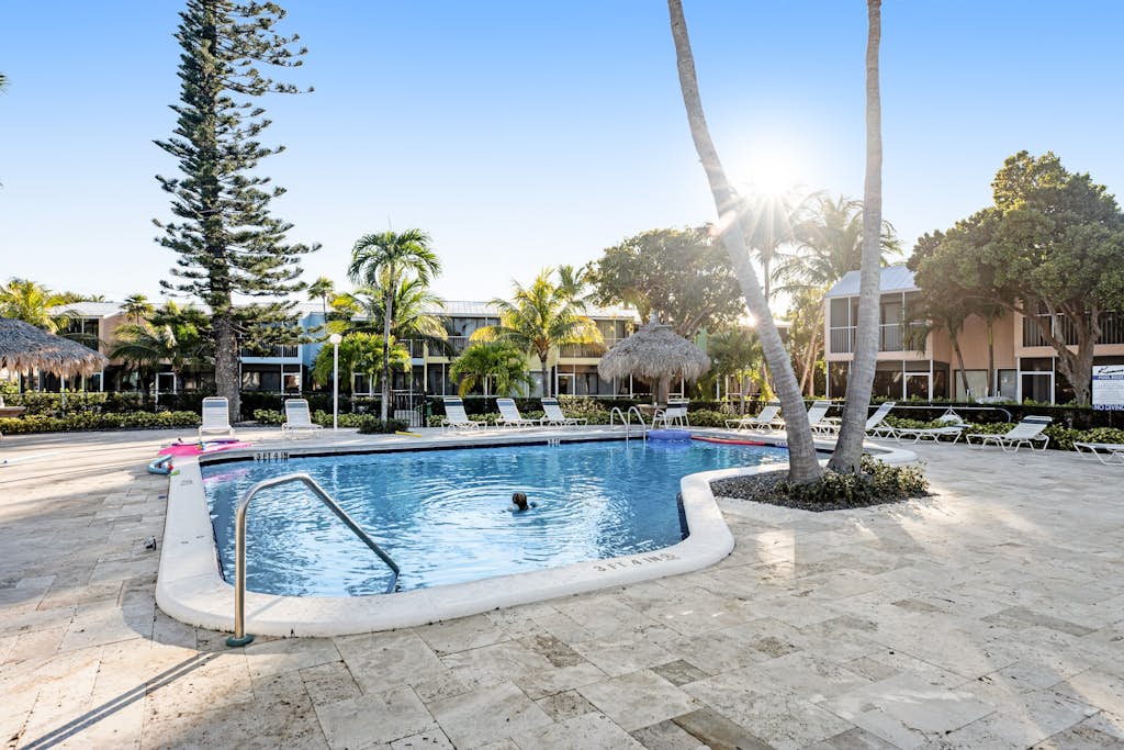 Spacious Townhome - Pool, Tennis & Marina - Central AC, WiFi & Snowbird-Friendly