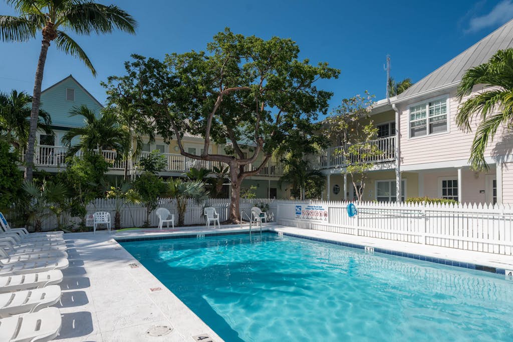 Cheery Beach Getaway Near Local Attractions - Pool & Easy Beach Access