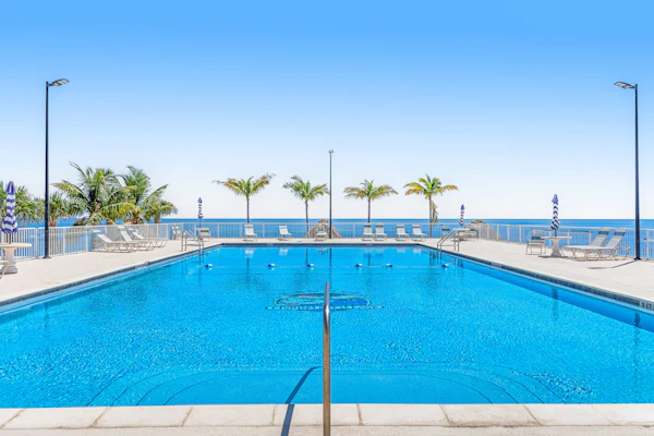 New studio with oceanfront pool, picnic areas, & great views