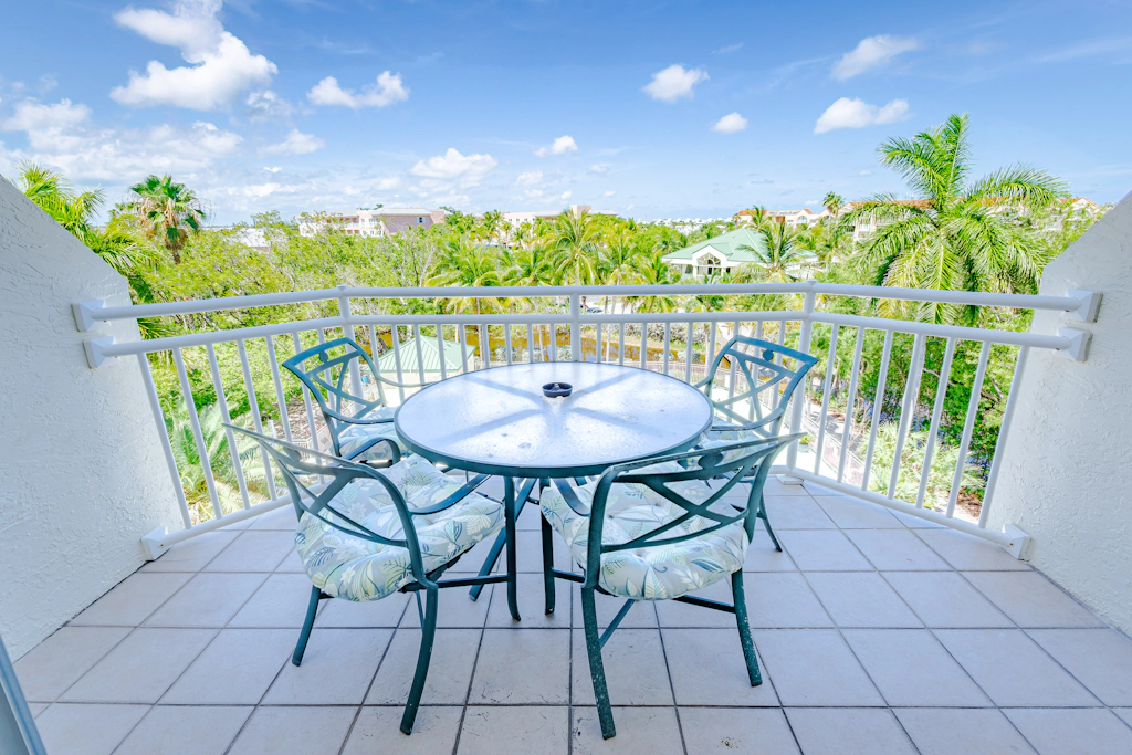 Sunrise Suites - Paradise Escape 407