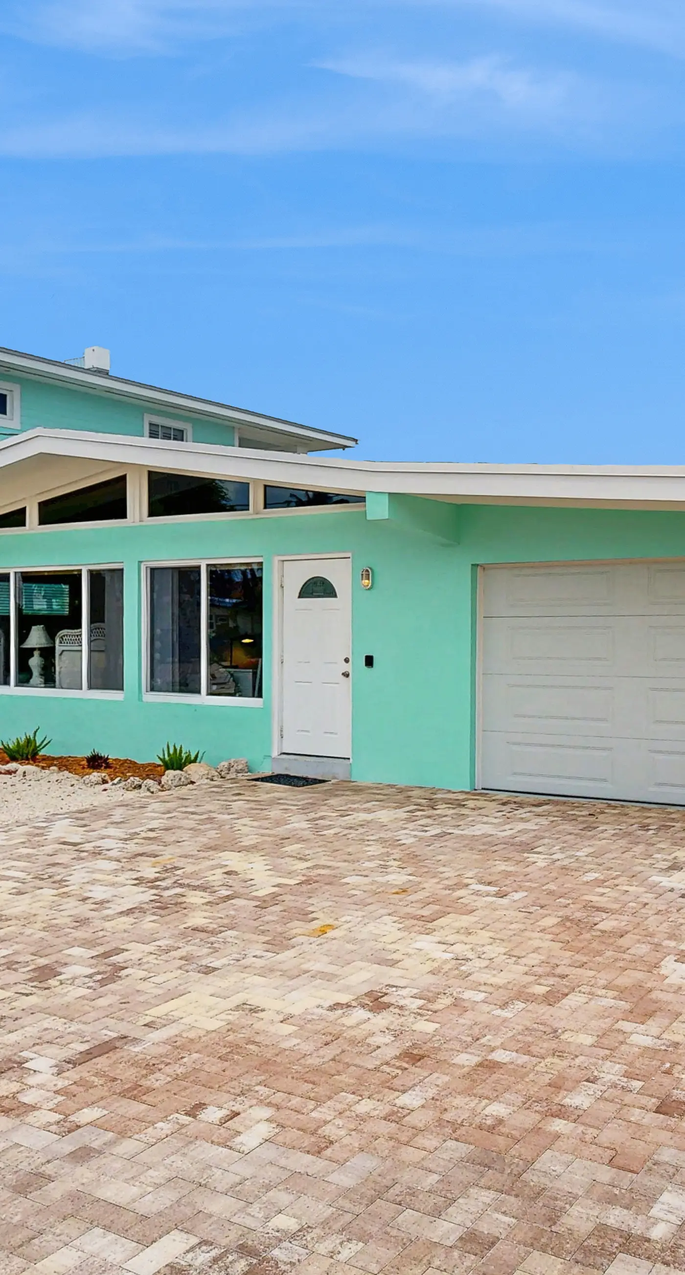 Downhome Cabin by the Canal