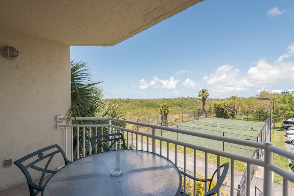 Resort condo with pool & hot tub, private parking