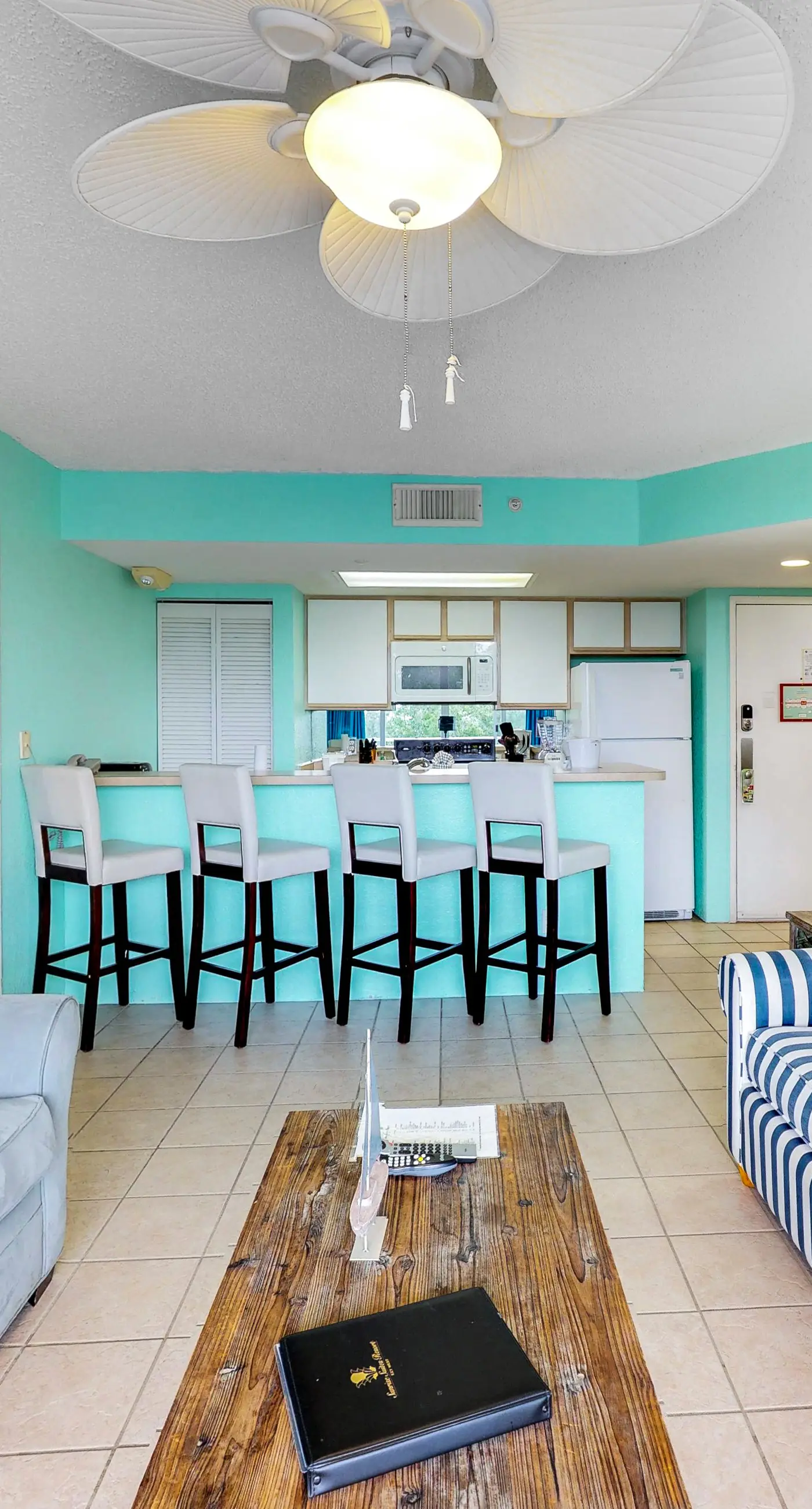 Sunrise Suites - Martinique Suite 108