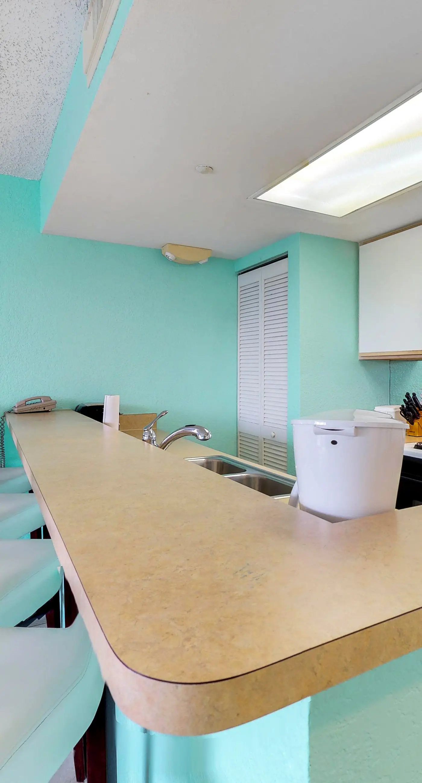 Sunrise Suites - Martinique Suite 108