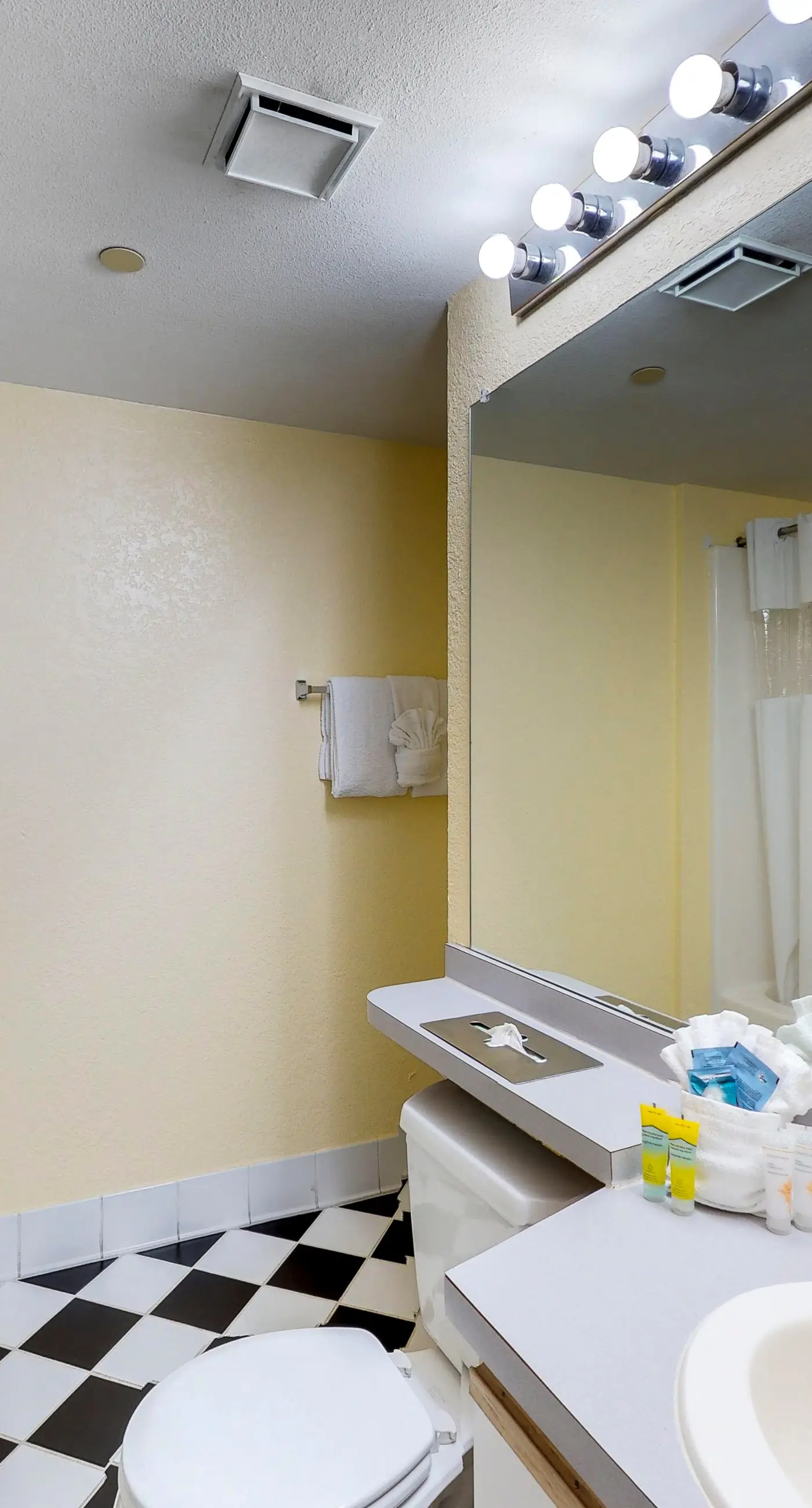 Sunrise Suites - Martinique Suite 108