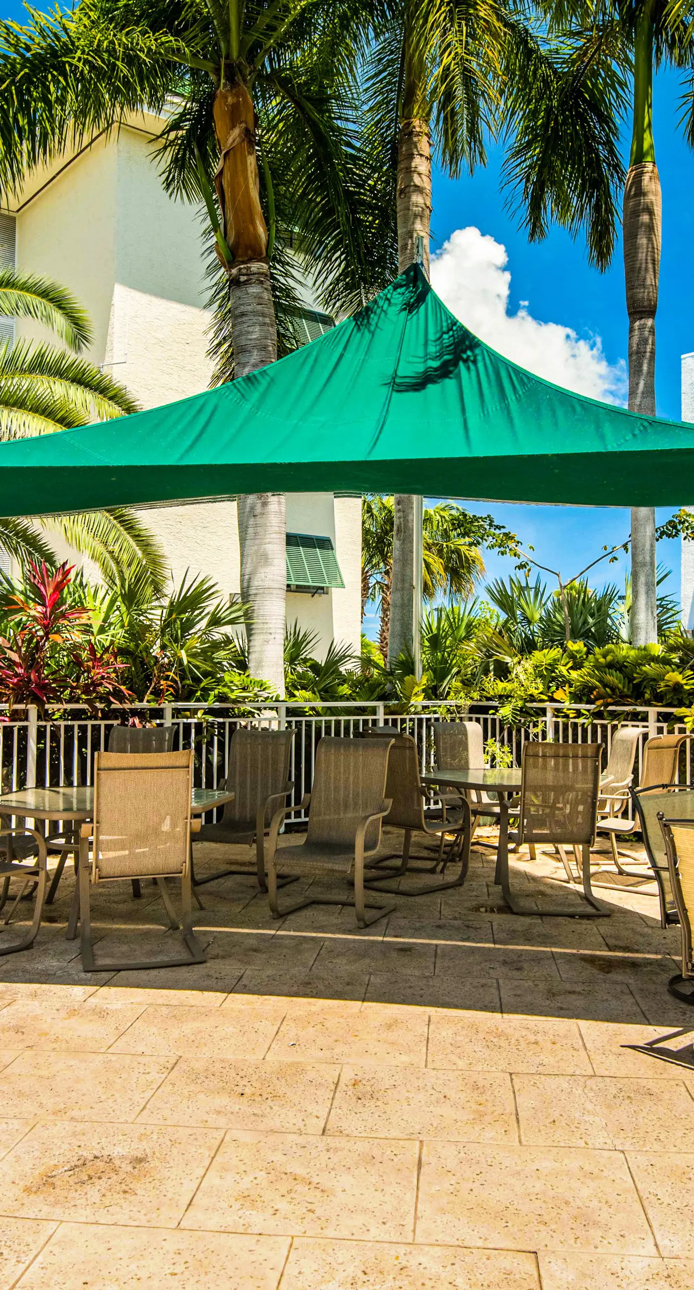 Sunrise Suites - Martinique Suite 108