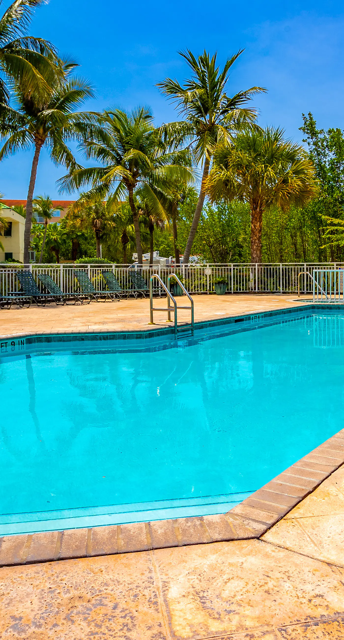 Sunrise Suites - Martinique Suite 108