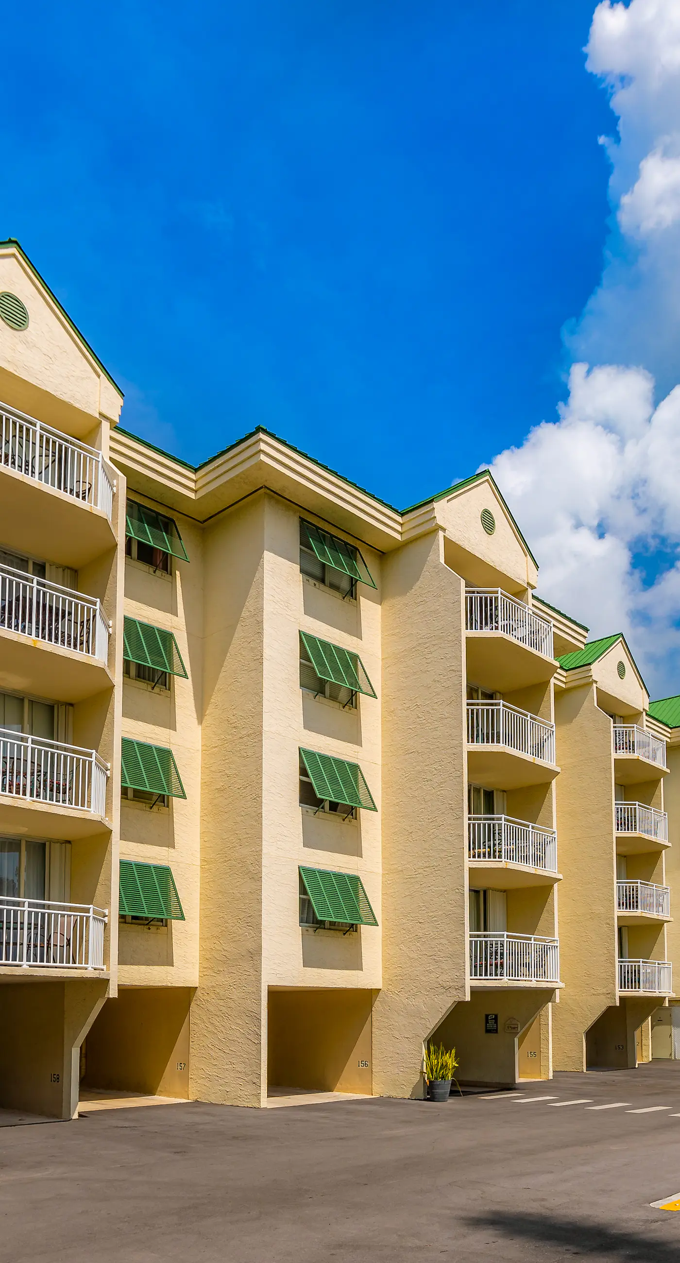 Sunrise Suites - Martinique Suite 108