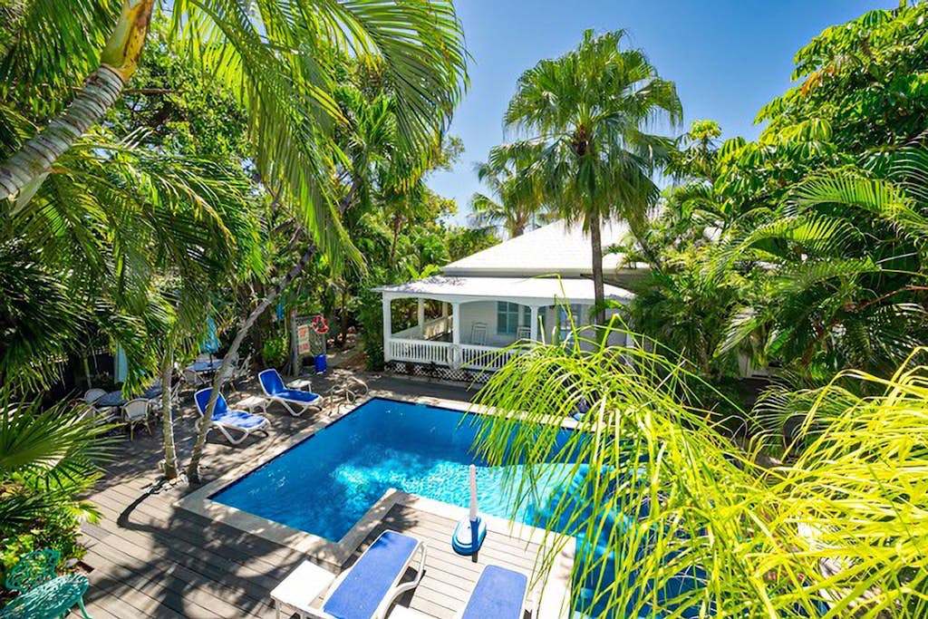 Studio with pool - 1 block to Duval St shops/restaurants & 2 blocks to beach