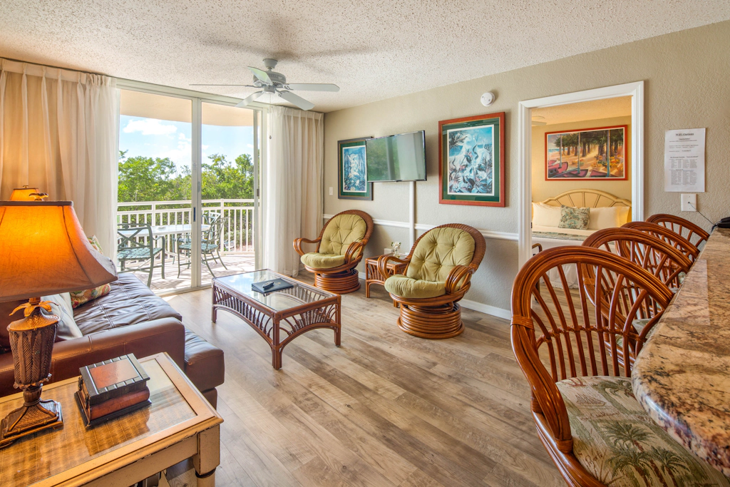 Sunrise Suites - Tahiti Suite 104