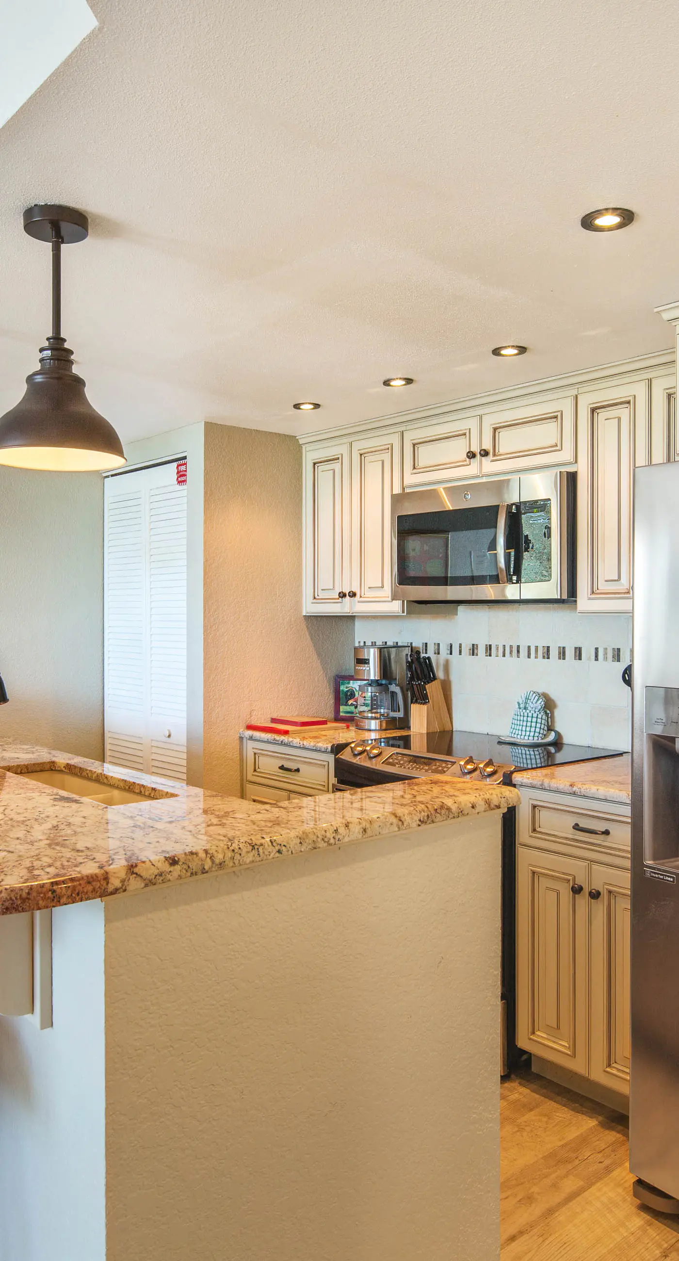 Sunrise Suites - Tahiti Suite 104