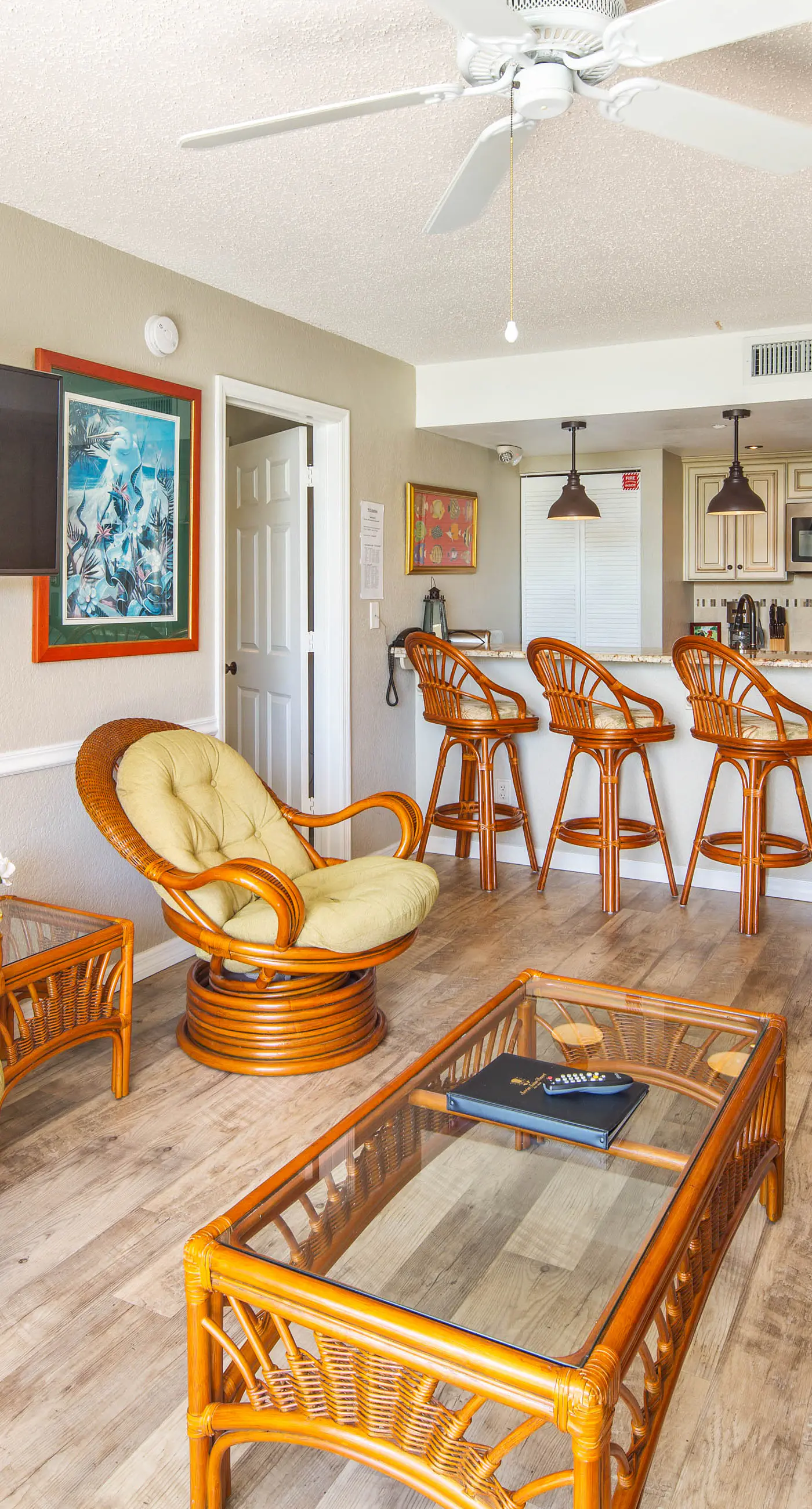 Sunrise Suites - Tahiti Suite 104