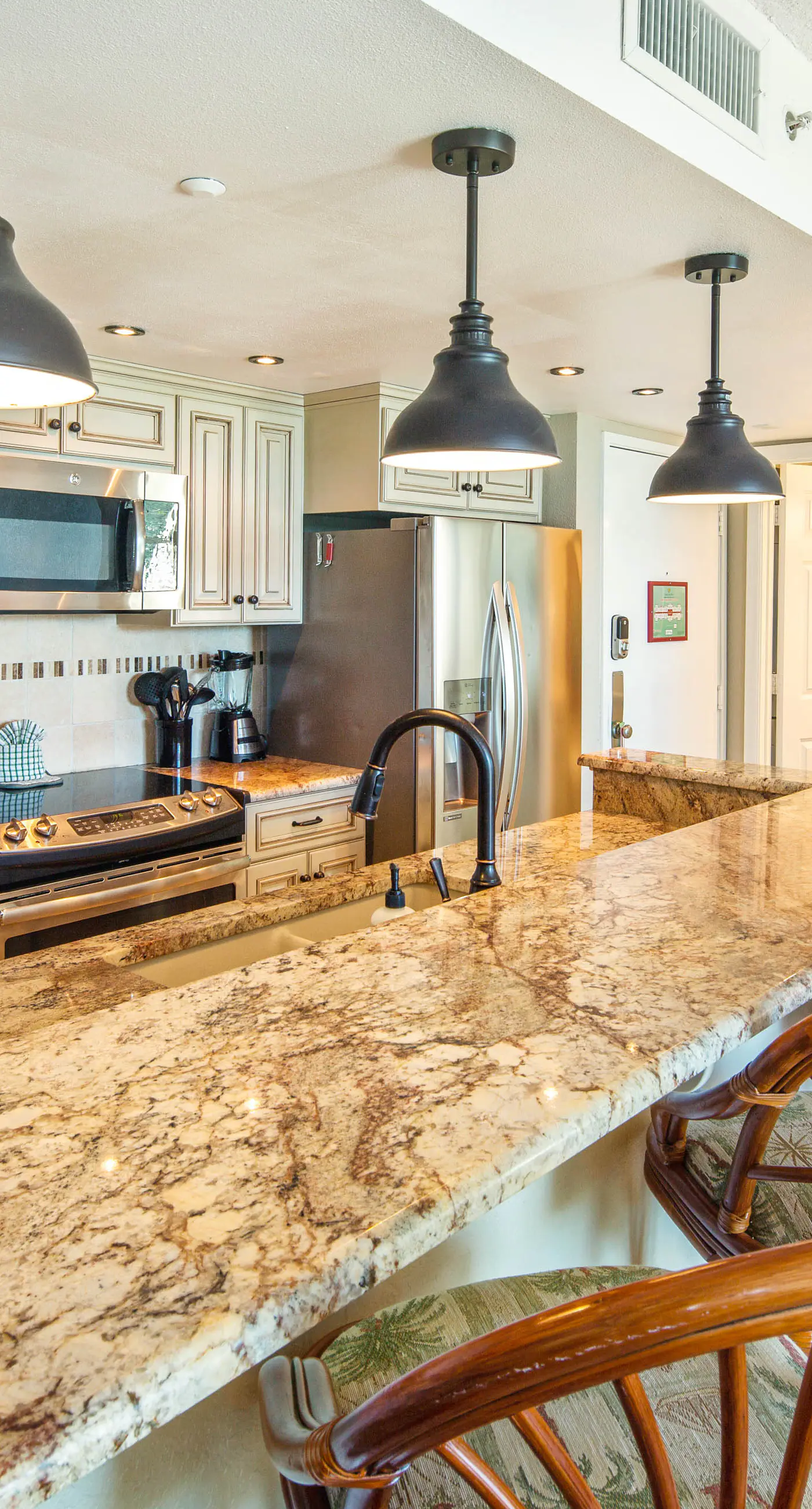 Sunrise Suites - Tahiti Suite 104