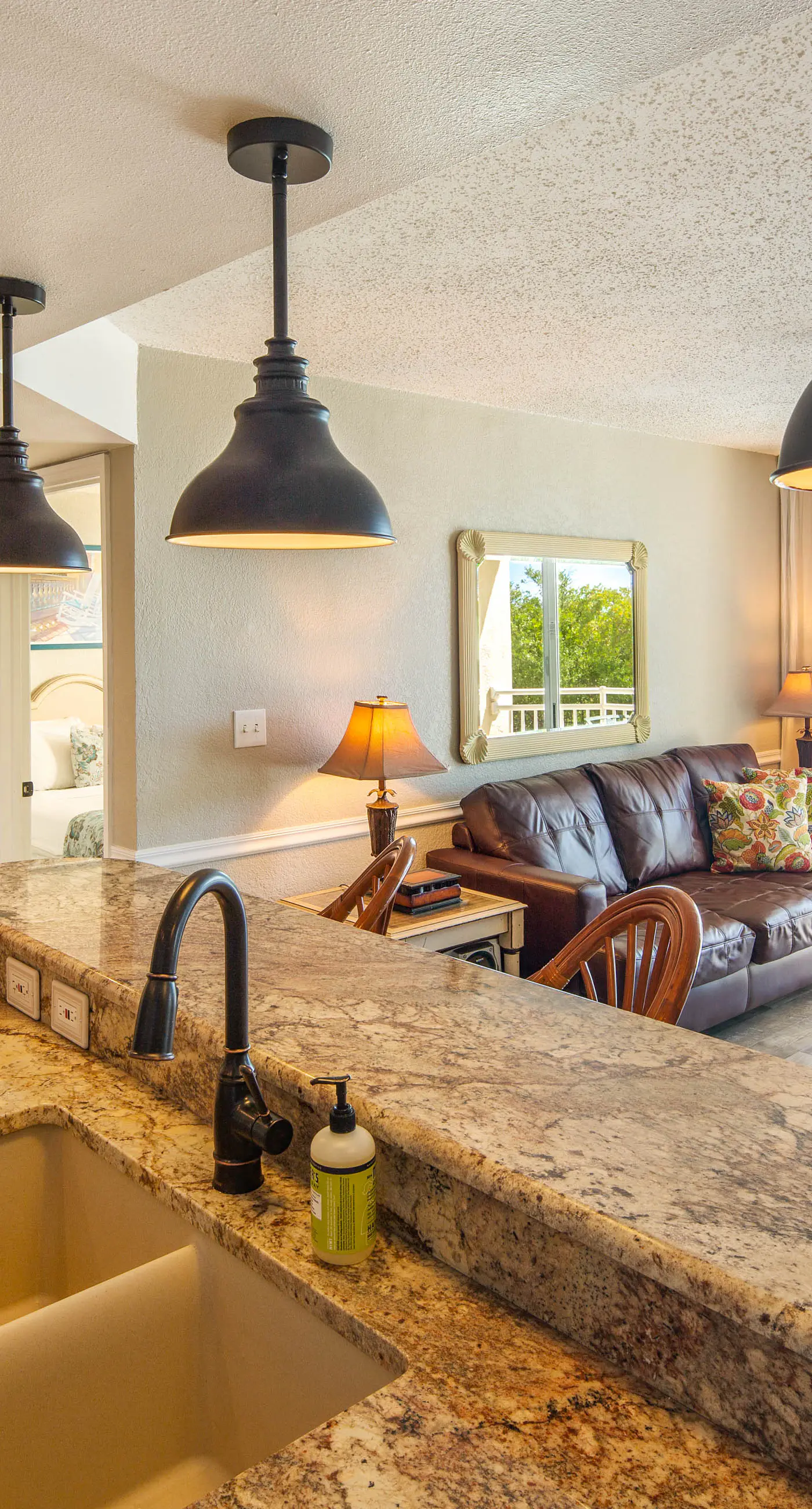 Sunrise Suites - Tahiti Suite 104