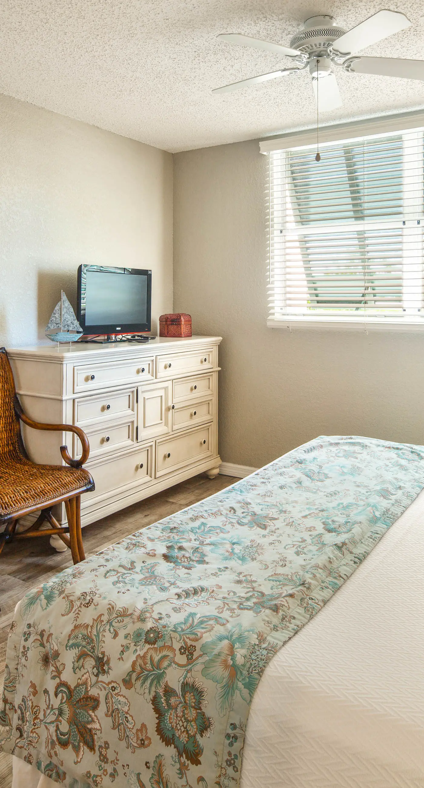 Sunrise Suites - Tahiti Suite 104