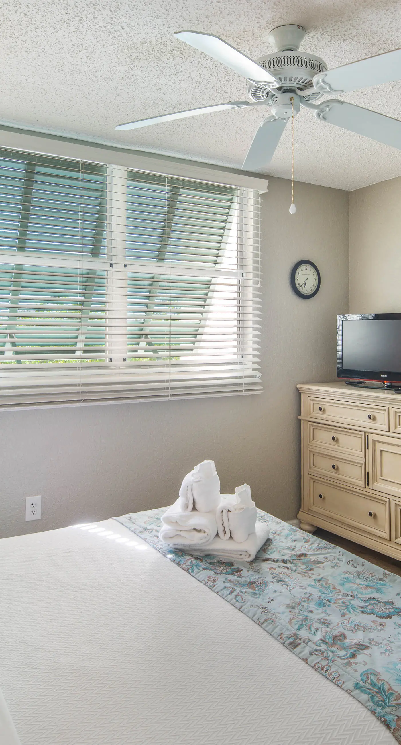 Sunrise Suites - Tahiti Suite 104