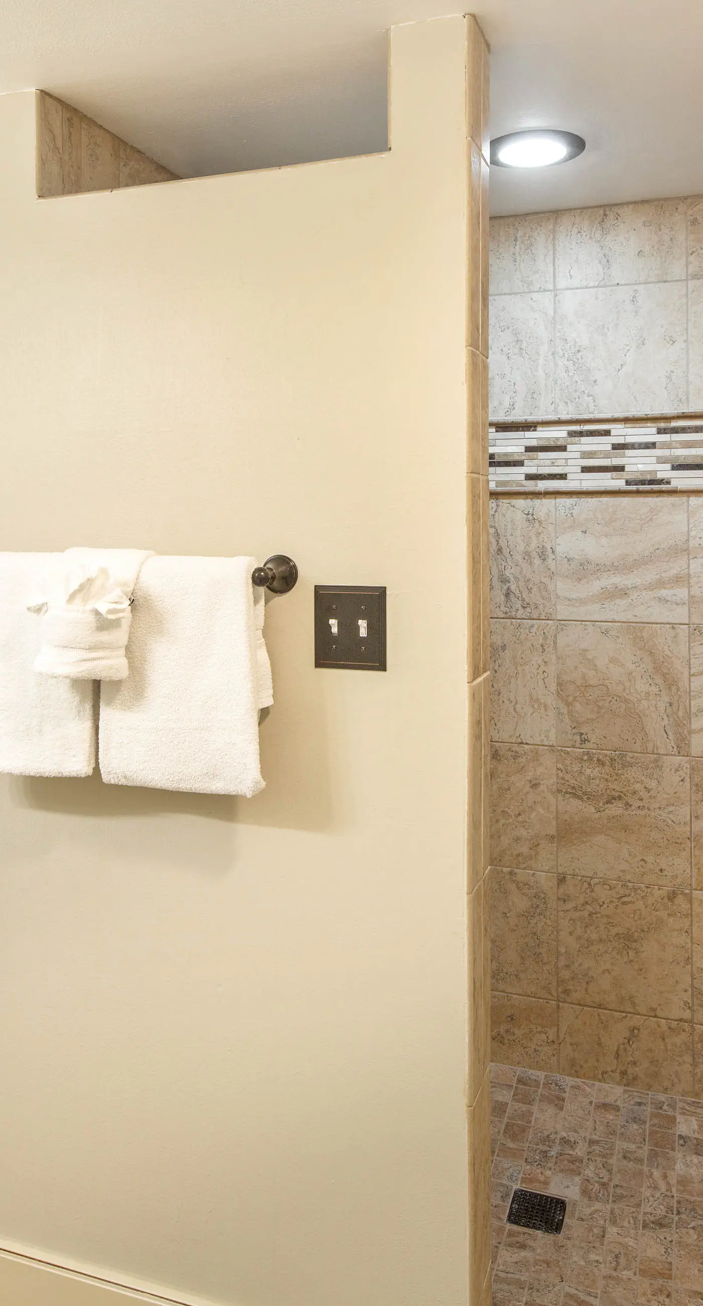 Sunrise Suites - Tahiti Suite 104