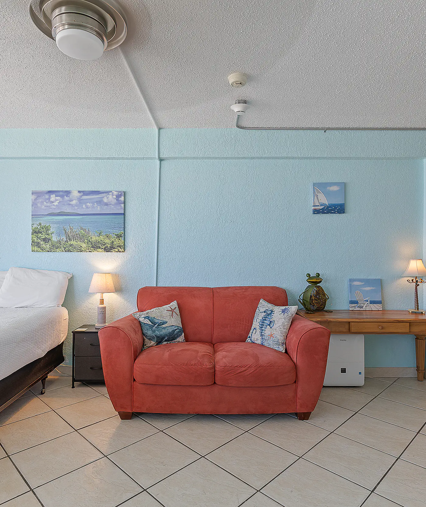 Hawaiian Inn 332