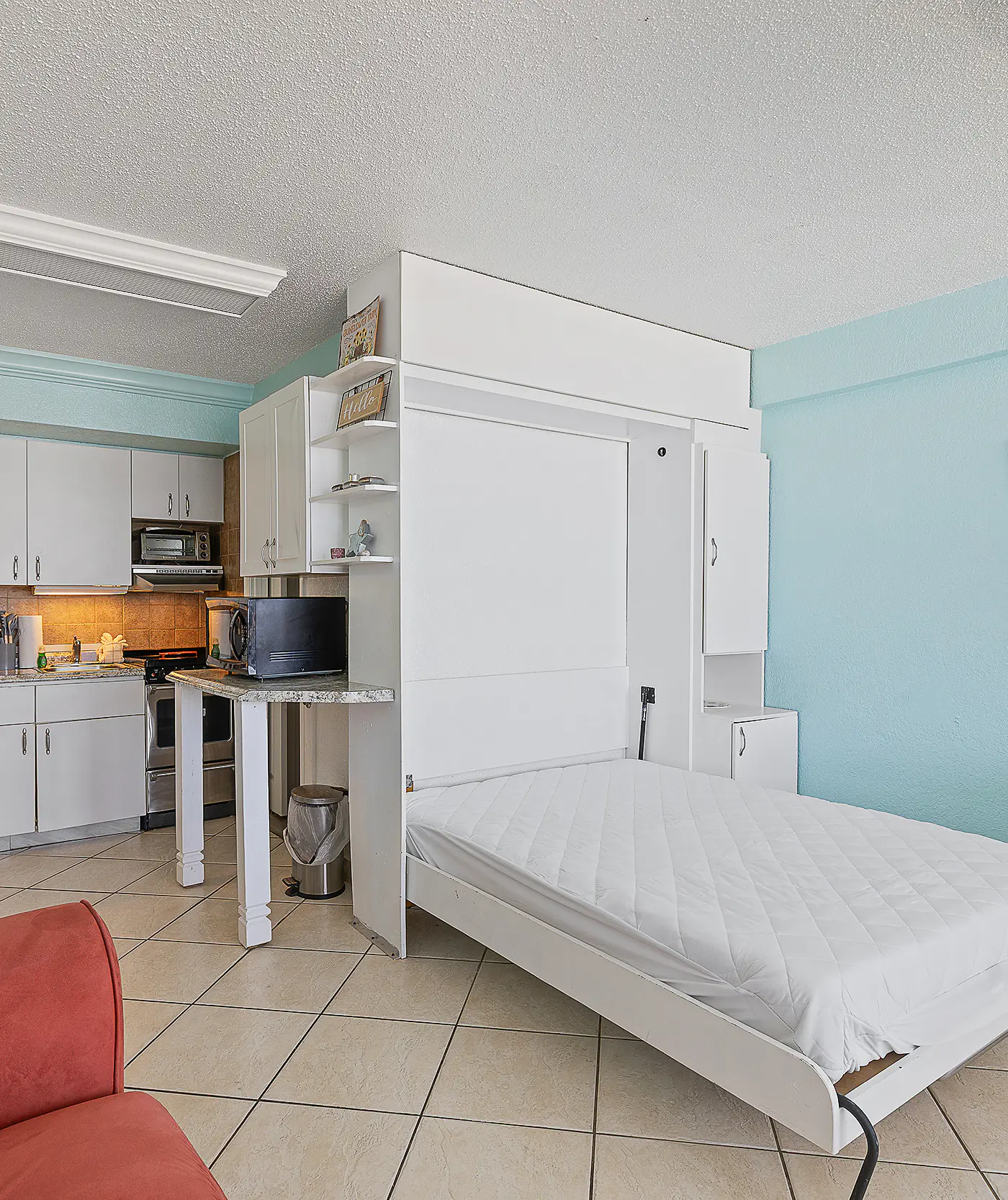 Hawaiian Inn 332