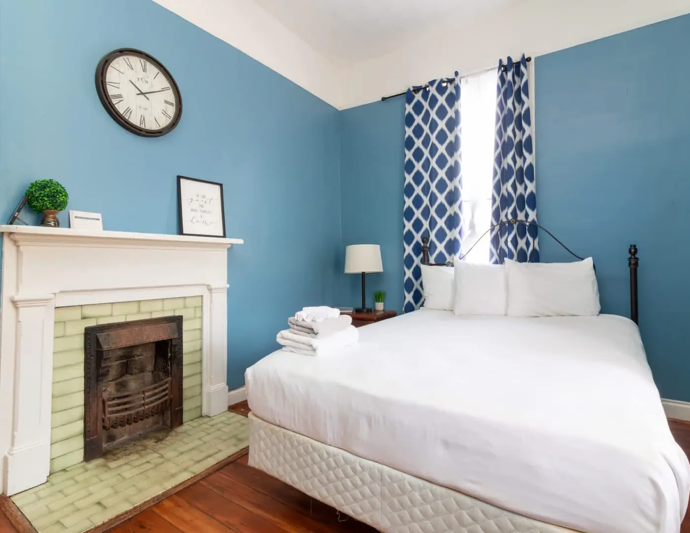 Large Downtown Home - The Sunny Southern Manse