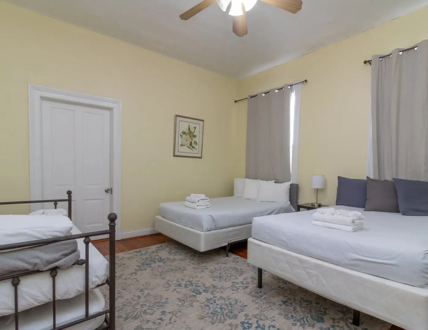 Large Downtown Home - The Sunny Southern Manse