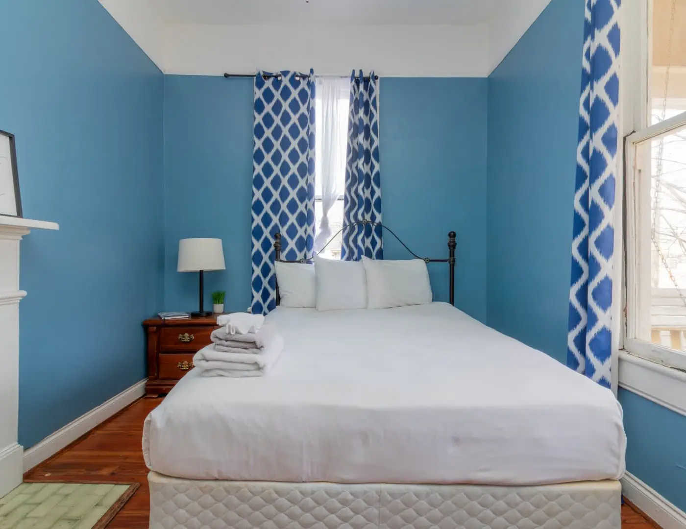 Large Downtown Home - The Sunny Southern Manse