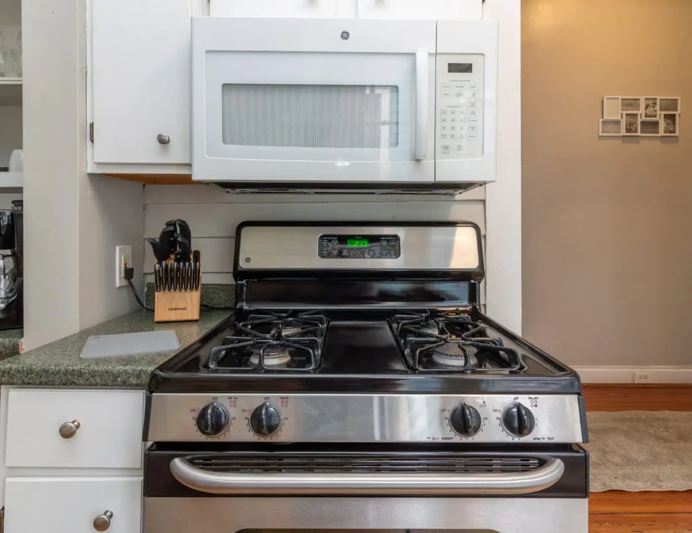 Large Downtown Home - The Sunny Southern Manse