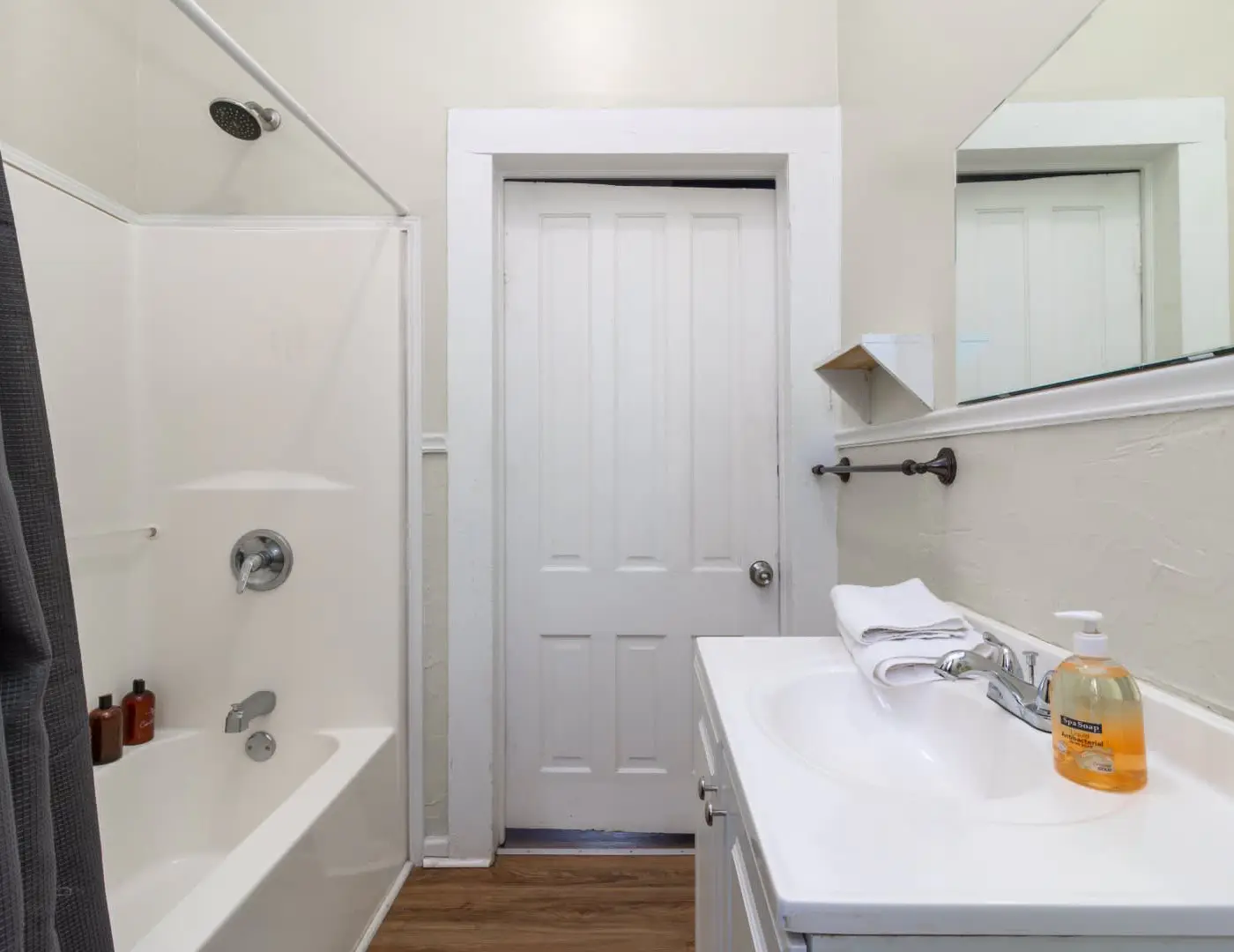 Large Downtown Home - The Sunny Southern Manse