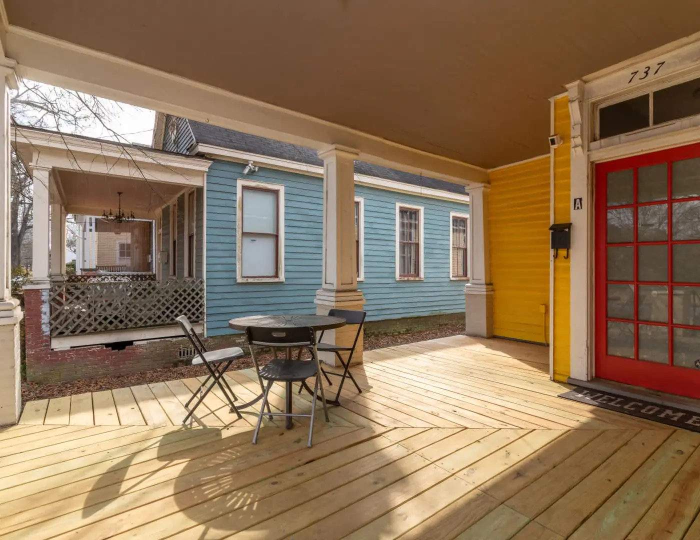 Large Downtown Home - The Sunny Southern Manse