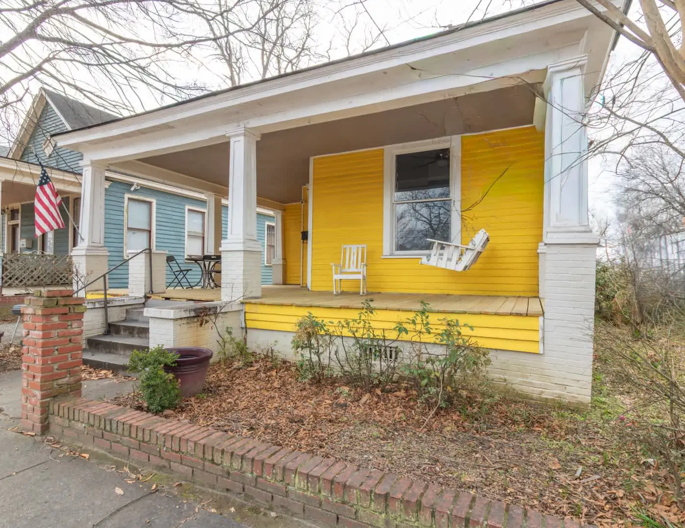 Large Downtown Home - The Sunny Southern Manse