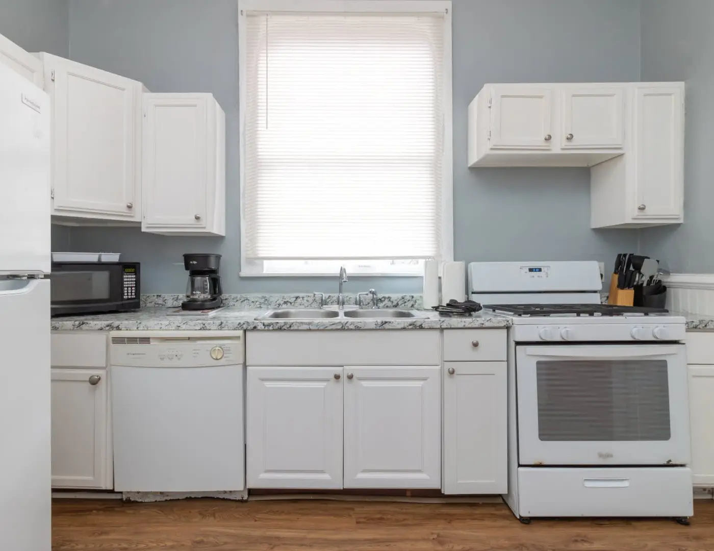 Large Downtown Home - The Sunny Southern Manse
