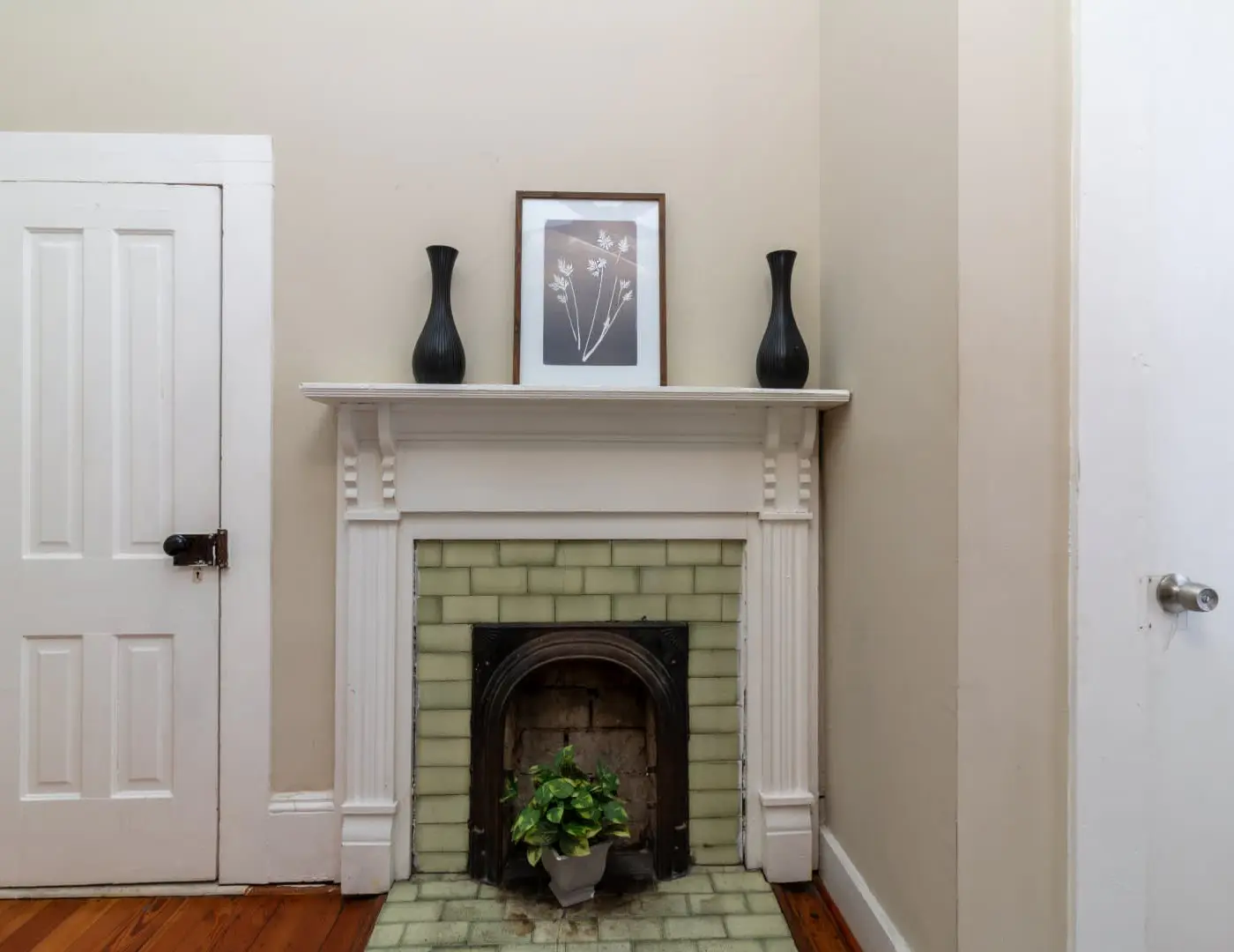 Large Downtown Home - The Sunny Southern Manse